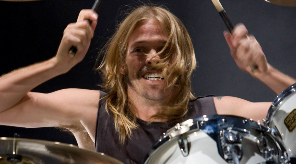 Taylor Hawkins, baterista do Foo Fighters, morre aos 50 anos
