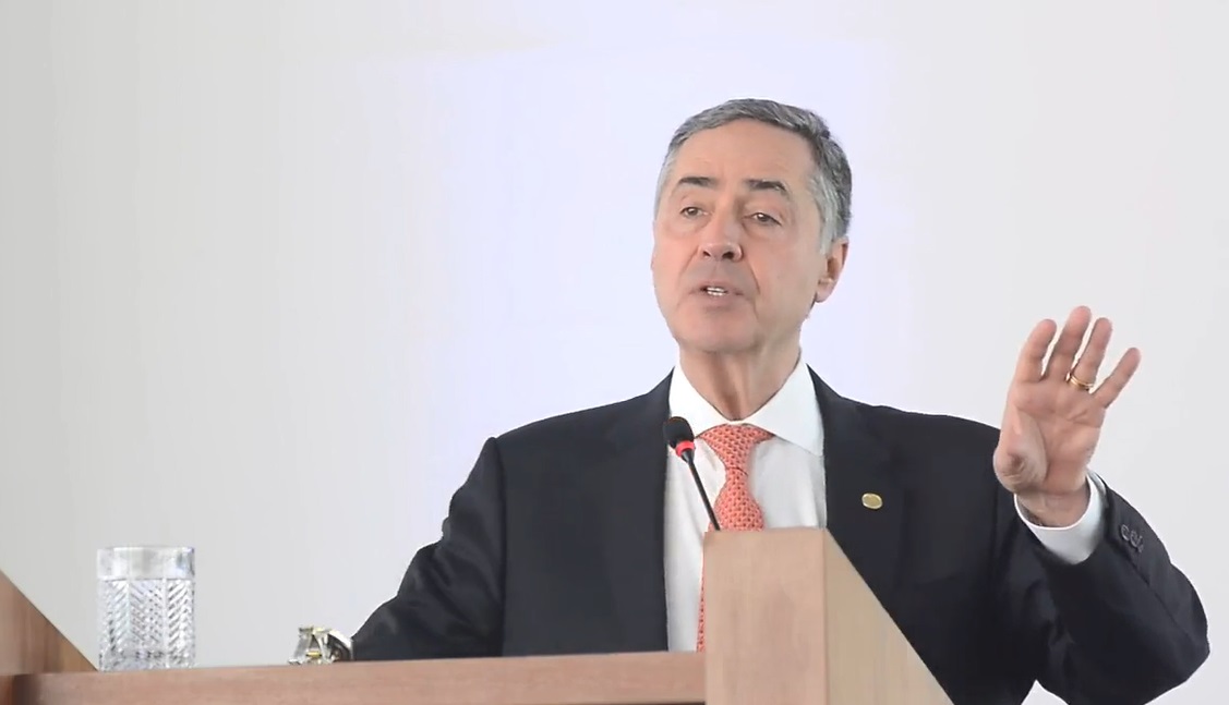 Em São José, Ministro Luís Roberto Barroso faz discurso a favor da democracia e critica atos antidemocráticos