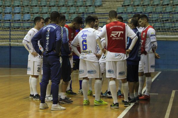 Futsal da região vive a expectativa da estreia
