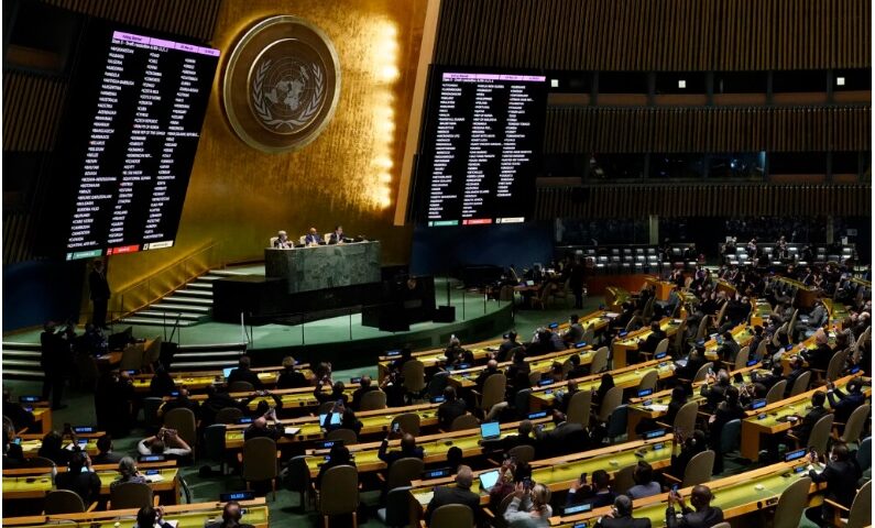 Assembleia Geral da ONU aprova resolução contra invasão da Ucrânia pela Rússia