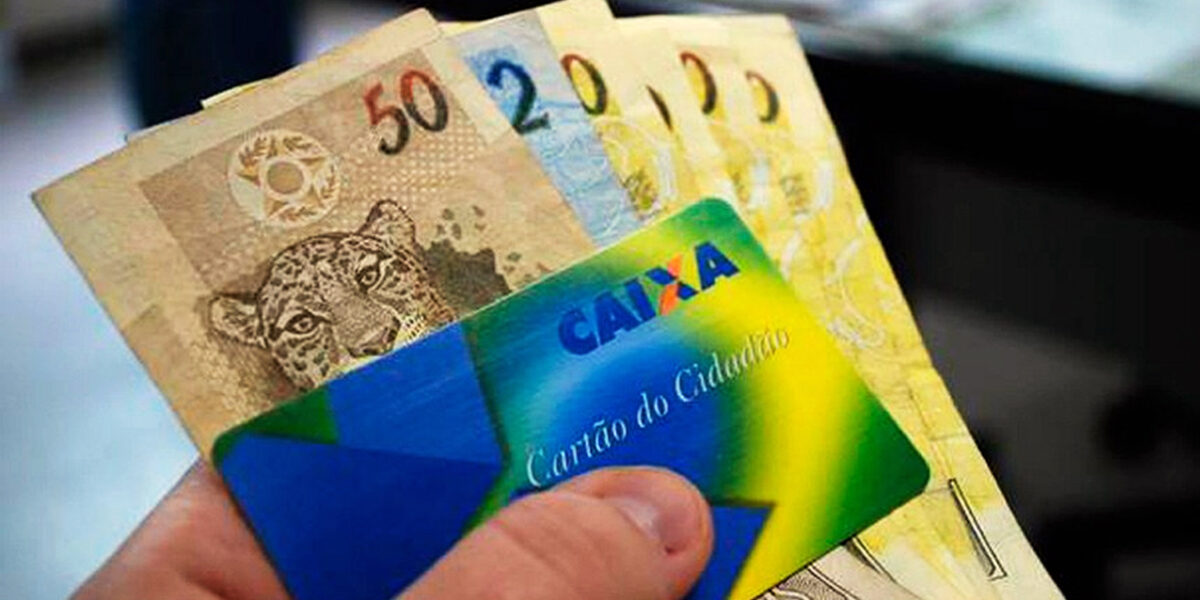 Caixa libera abono salarial para trabalhadores nascidos em agosto
