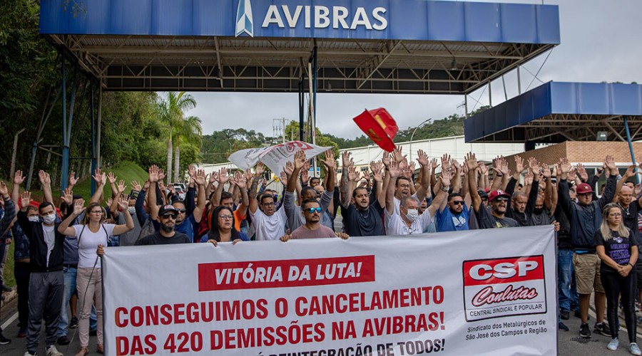 Trabalhadores da Avibras decidem manter greve por tempo indeterminado