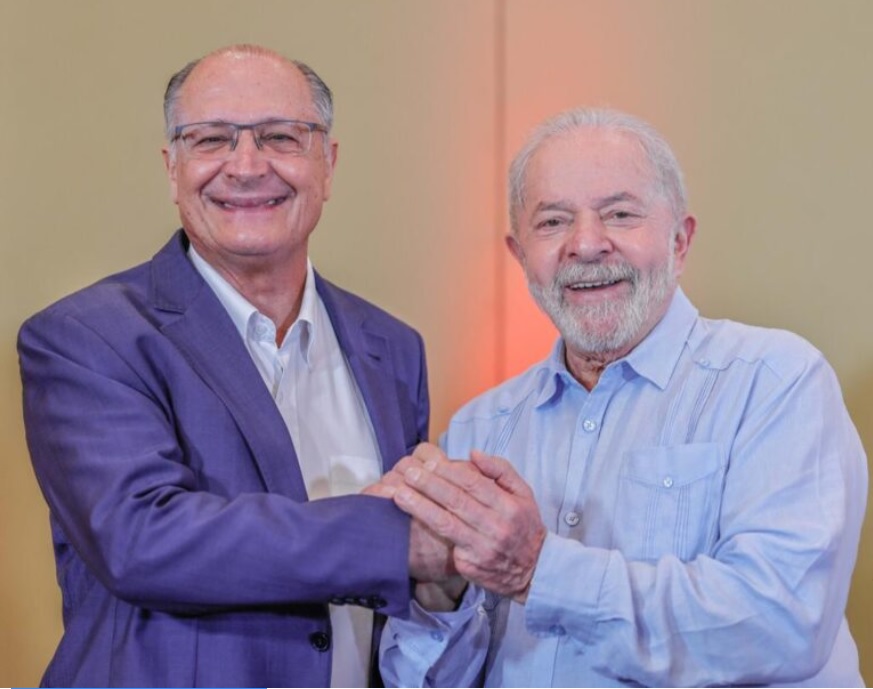 PT aprova coligação com PSB e chapa Lula-Alckmin