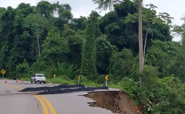 PRF atualiza as condições de tráfego na Rio-Santos (BR-101), em Ubatuba