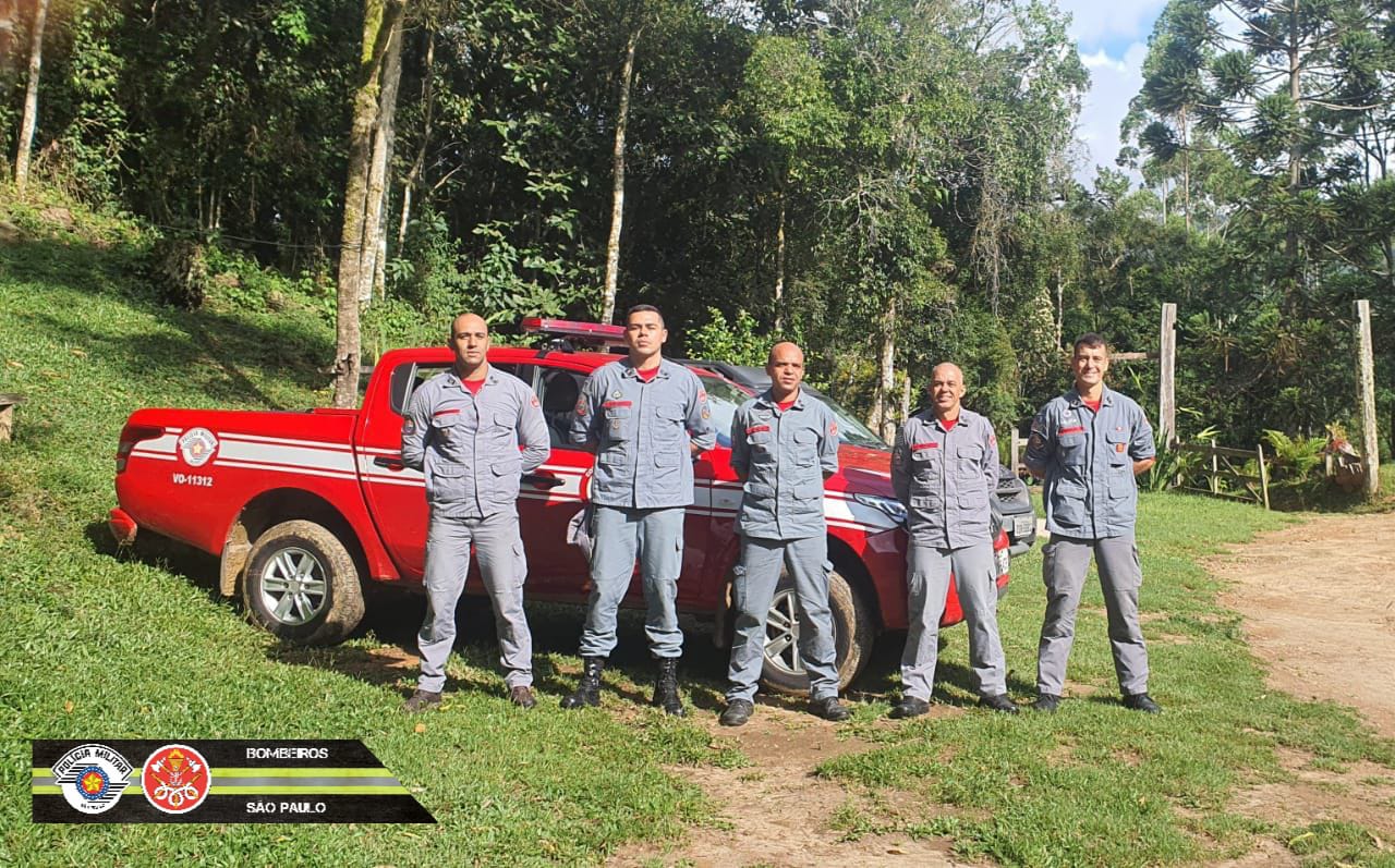 Corpo de Bombeiros e Fundação Florestal instalam novas sinalizações de emergência no Pico dos Marins
