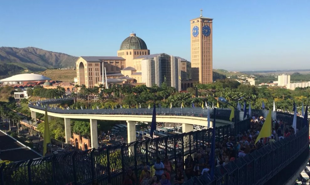 Depois de dois anos, Aparecida volta a celebrar Semana Santa