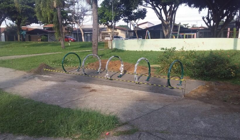 Urbam inicia instalação de 24 novos paraciclos em São José dos Campos