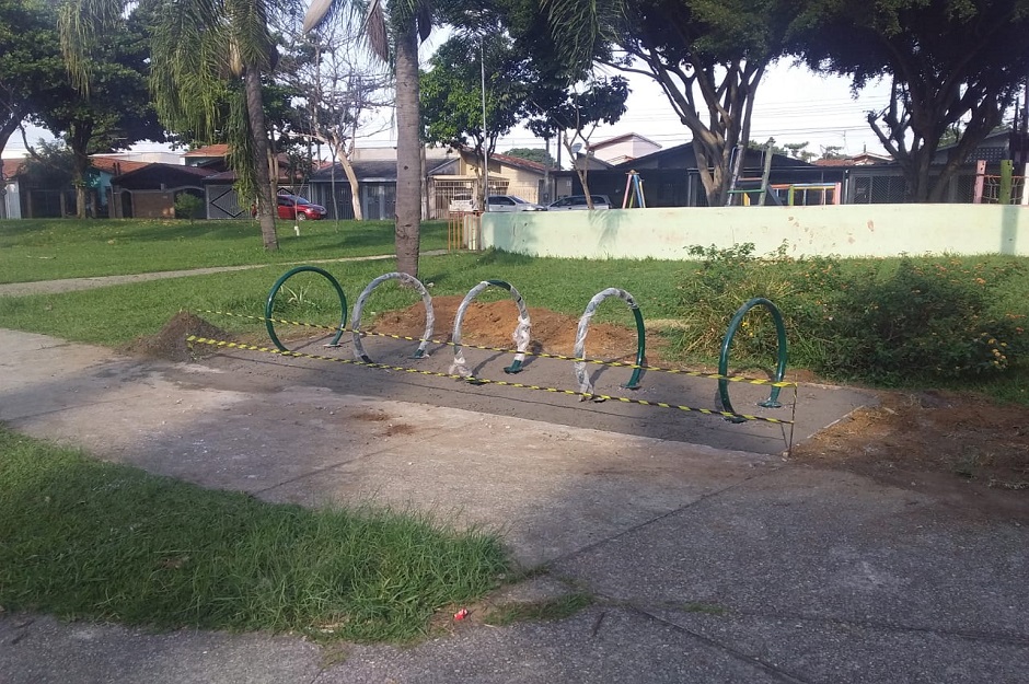 Urbam inicia instalação de 24 novos paraciclos em São José dos Campos