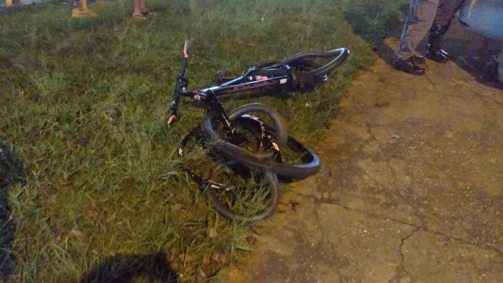 Parentes e amigos de jovem atropelada em Pinda realizaram uma passeata ontem
