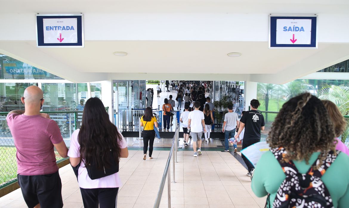 Começa nesta segunda-feira (4) o prazo para pedir isenção no Enem