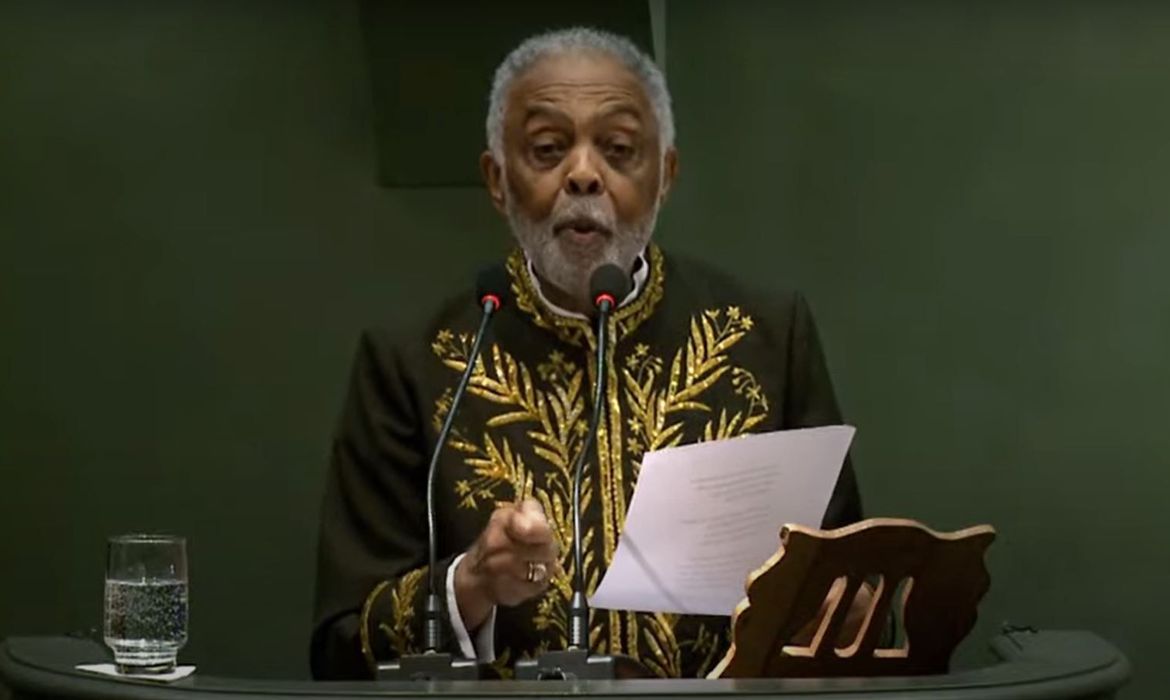 Gilberto Gil toma posse na Academia Brasileira de Letras 