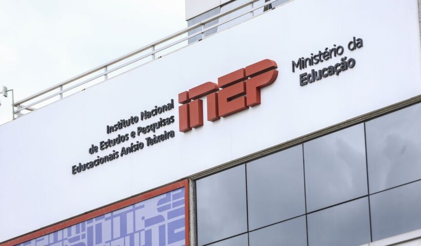Inep inicia aplicação do Pisa 2022
