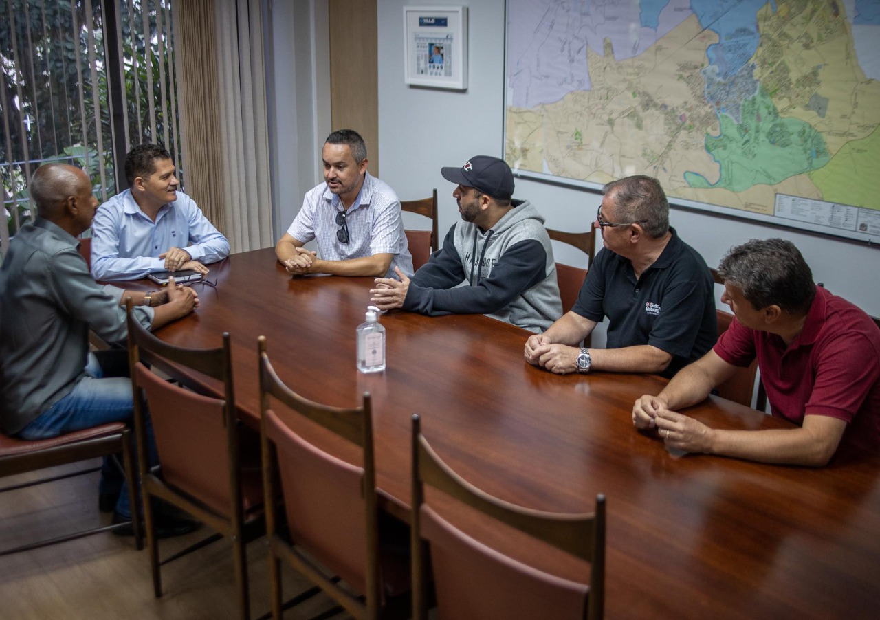 Após manifestação prefeito de Jacareí cobrará da AVIBRAS o cancelamento de demissões