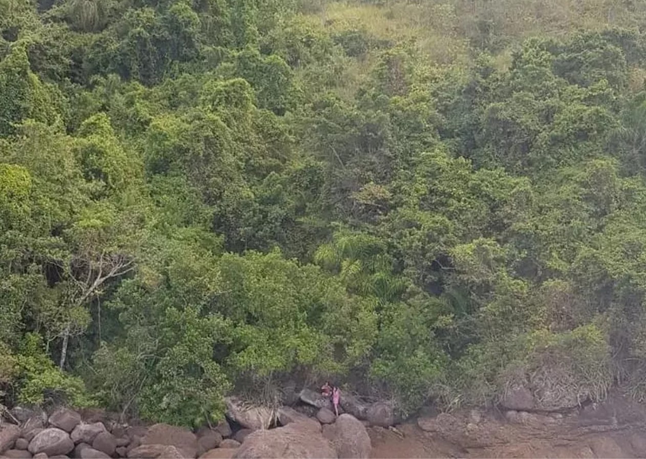 Jovens se perdem em trilha e são resgatadas por helicóptero da PM