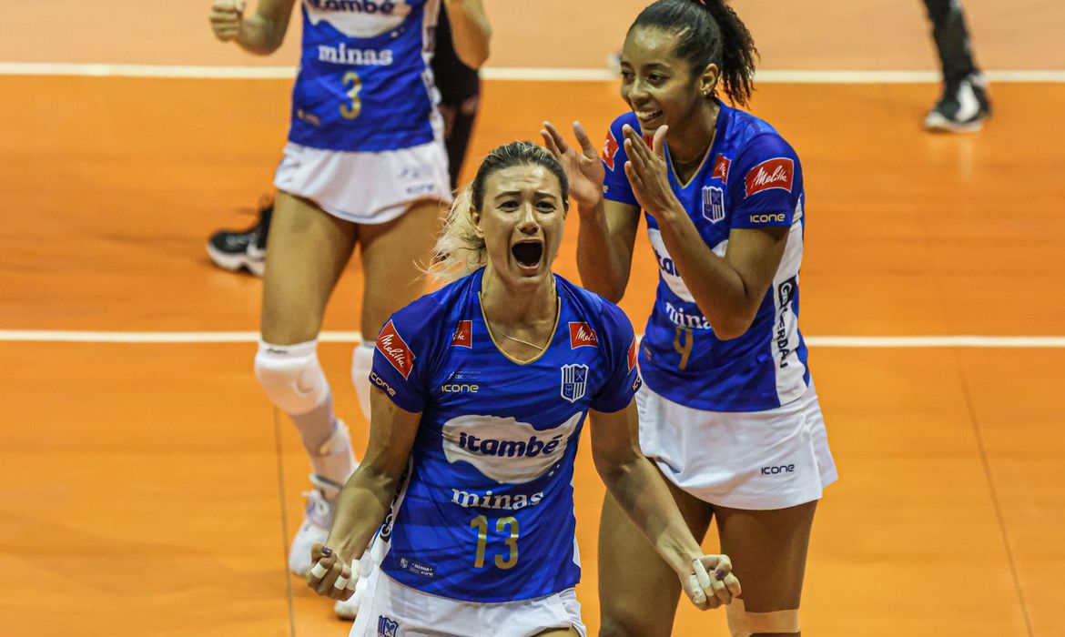 Tri da Superliga feminina