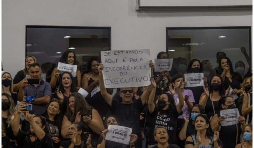 Professores da rede municipal de Jacareí fazem paralisação