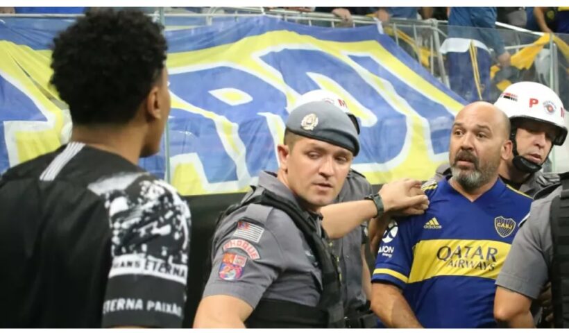 Torcedor do Boca é preso após gestos racistas contra torcedores do Corinthians pela Libertadores