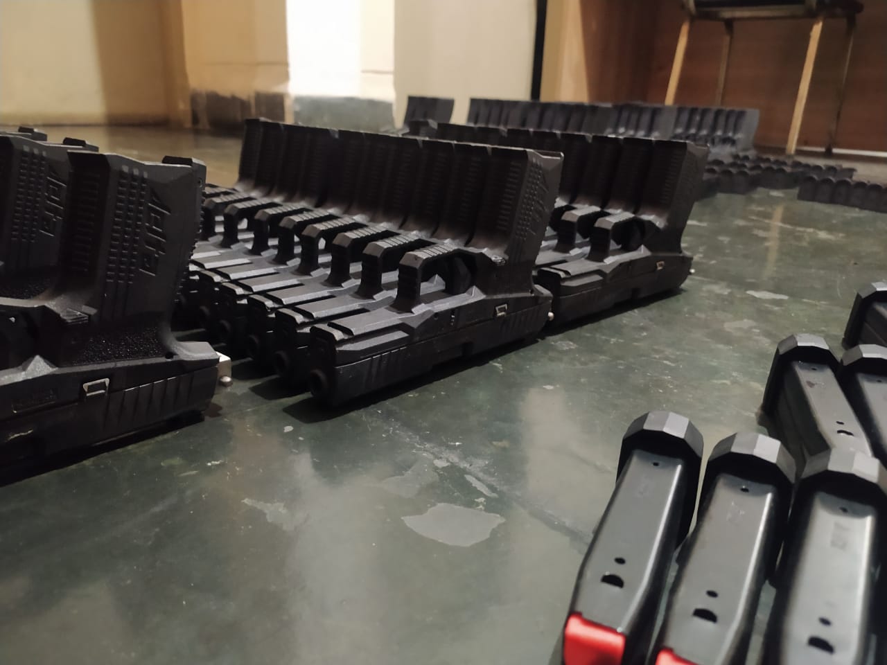 apreende armas e cartuchos prf