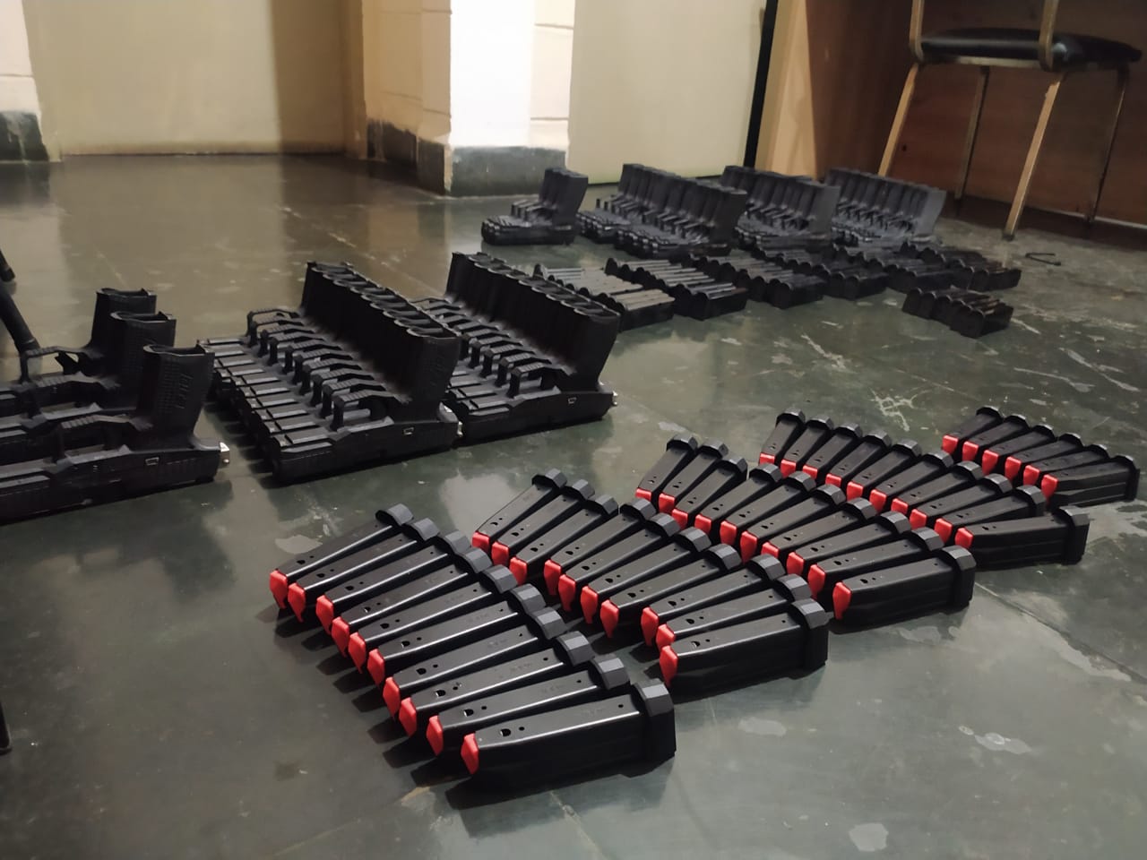 apreende armas e cartuchos prf