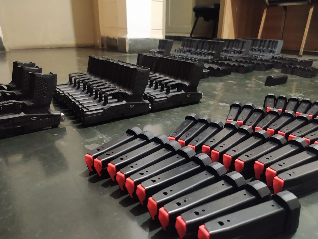 apreende armas e cartuchos prf