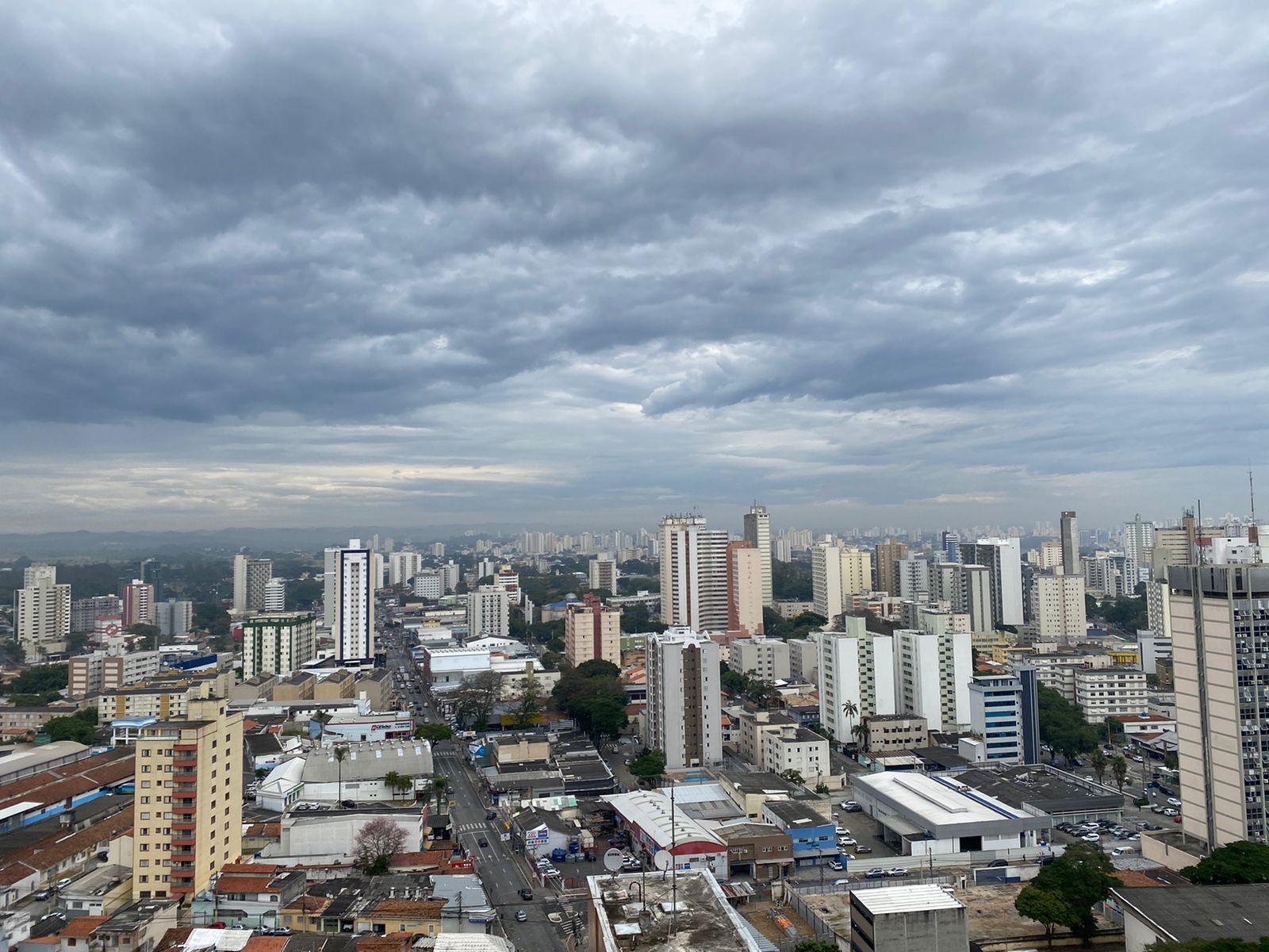 tempo nublado em são josé dos campos
