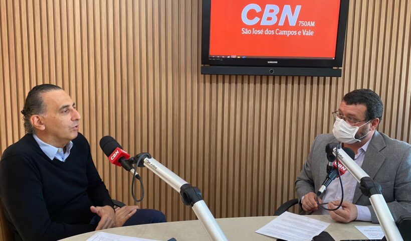 Deputado Eduardo Cury concedendo entrevista ao Jornalista Marcelo Rocha no Estúdio da CBN Vale