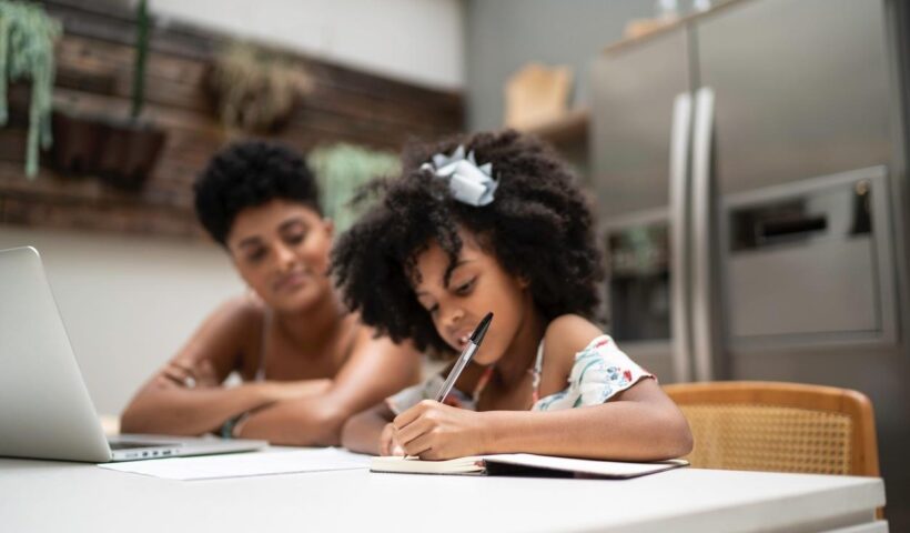 Câmara de São José vota lei que autoriza homeschooling na cidade, projeto criticado pela Unicef