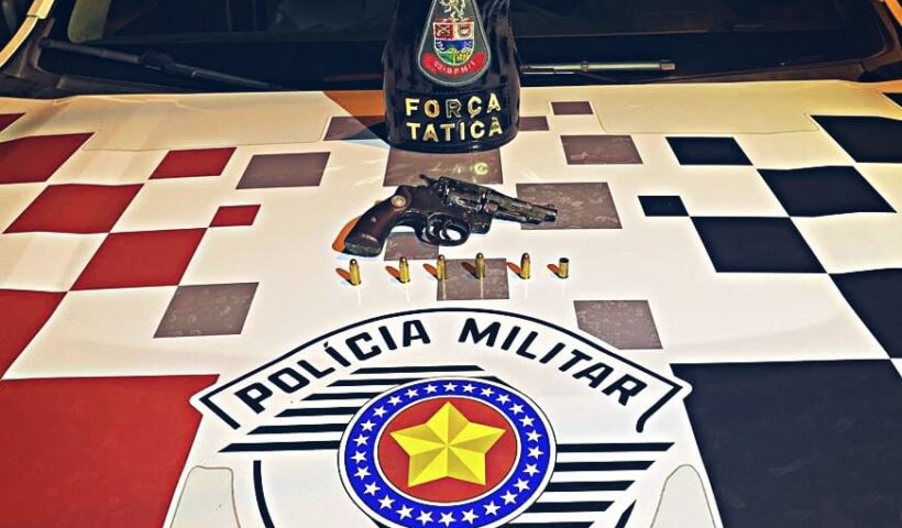 arma e munição apreendidas pela PM após tentativa de homicídio em Lorena