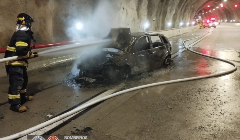 carro pega fogo na tamoios