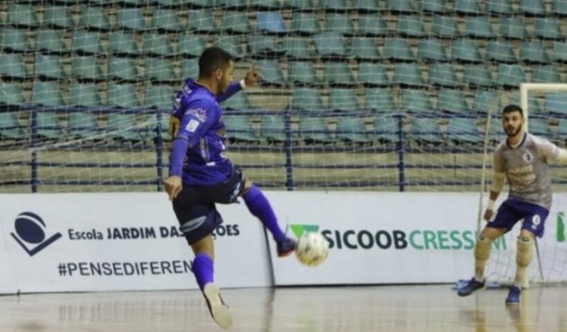 Ala Joãozinho do São José futsal que goleou o Taubaté pela liga nacional