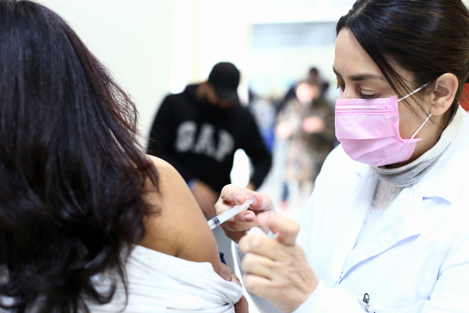 Pessoas com 40 anos ou mais já podem receber a 4ª dose
