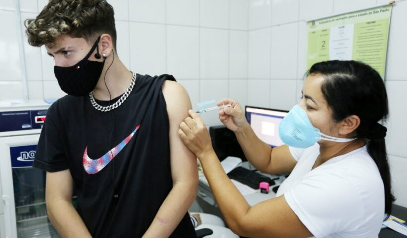vacina adolescentes 12 a 17 anos