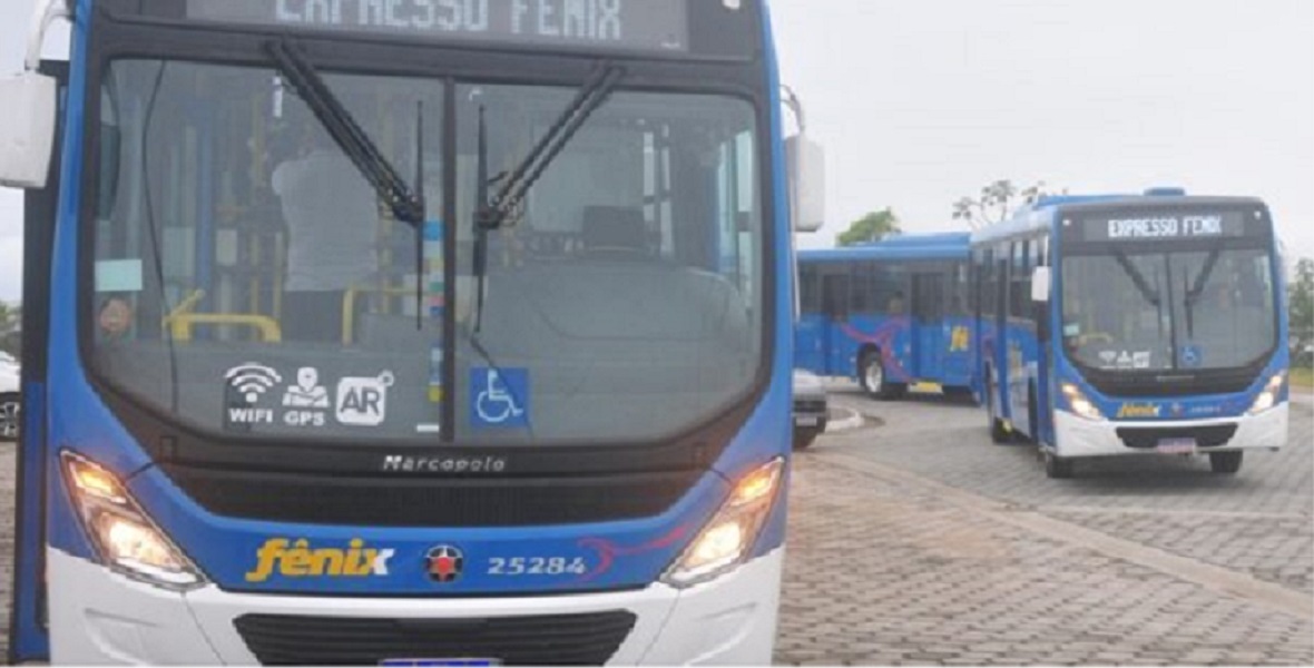 ônibus de Caraguatatuba na garagem. Nesta segunda quatro bairros terão itinerário alterado