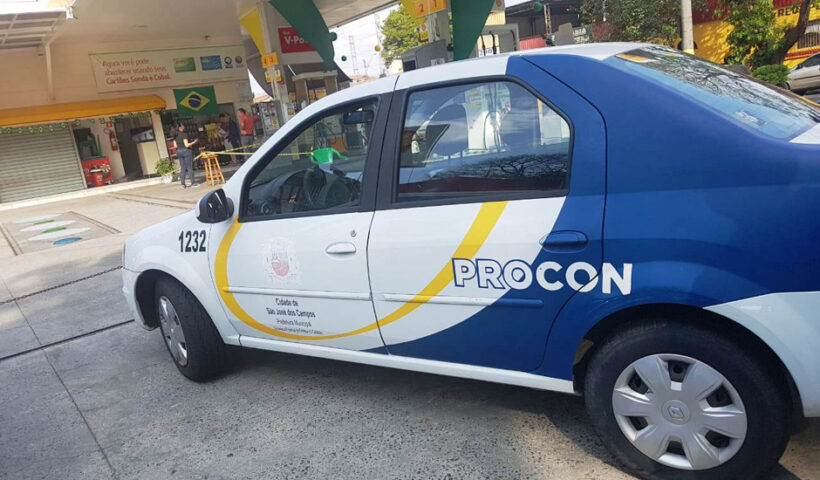 Procon fiscaliza postos para conferir se houve redução de preço