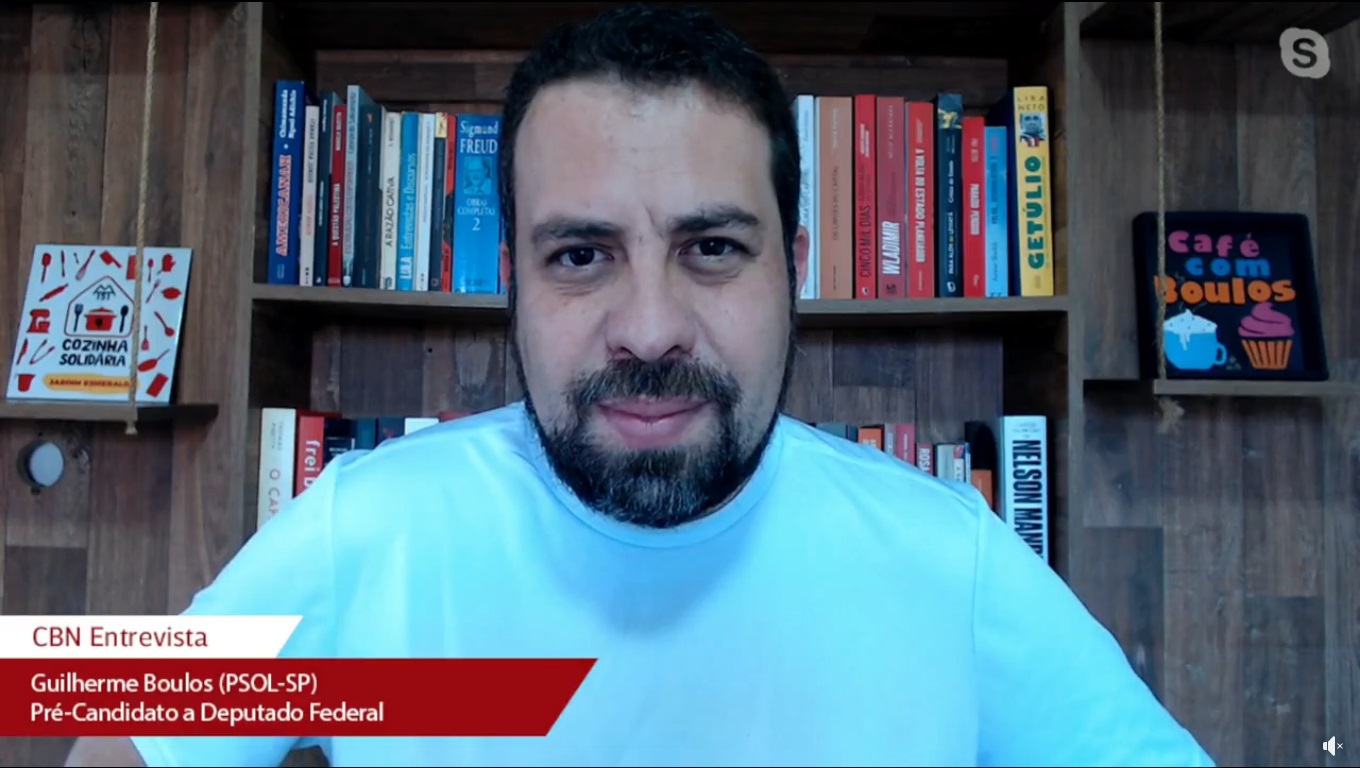 Guilerme Boulos, do Psol, sendo entrevistado pelo jornal cbn vale 1ª edição