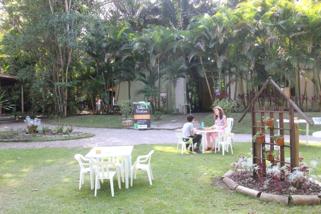 Foto da área externa do viveiro municipal de Jacareí para lembrar que irá acontecer em Julho o primeiro Eco Kids