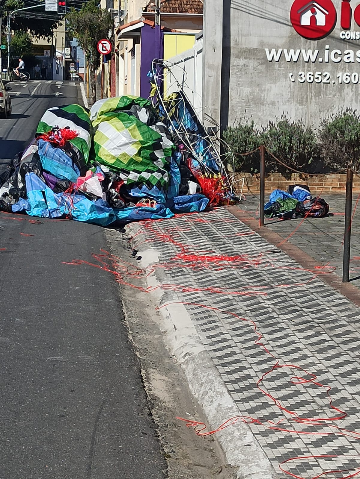 balão cai no centro de caçapava