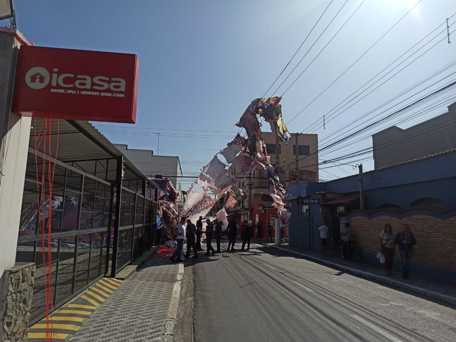 balão cai no centro de caçapava