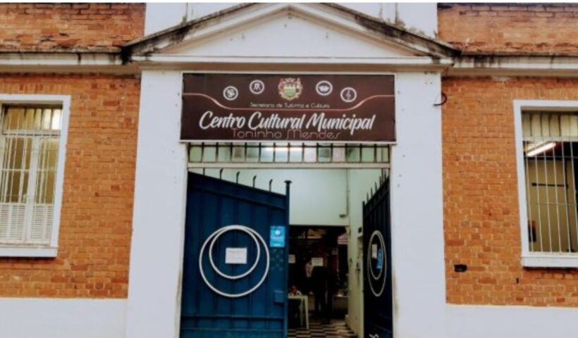 Faixada do Centro Cultural de Taubaté que divulgou lista de contemplados e de espera para oficinas