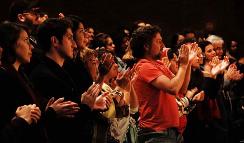Público aplaudindo apresentação em uma das edições do Festivale em SJC