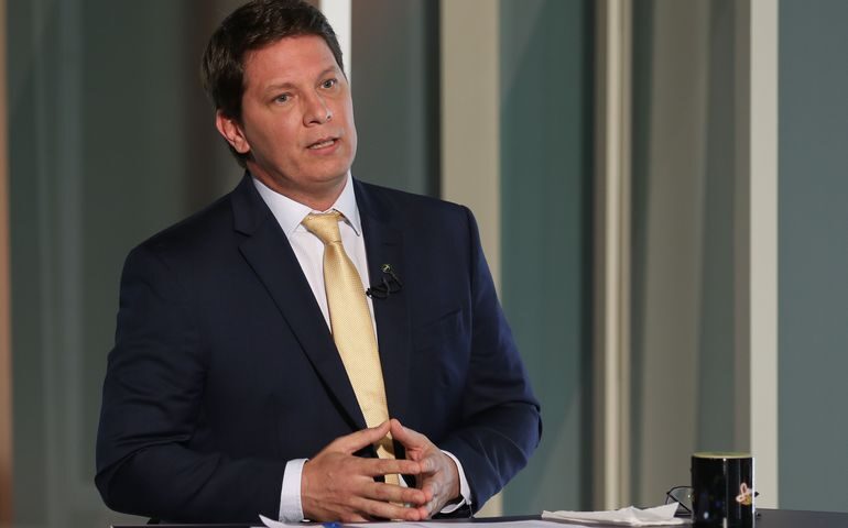 Mario Frias internado