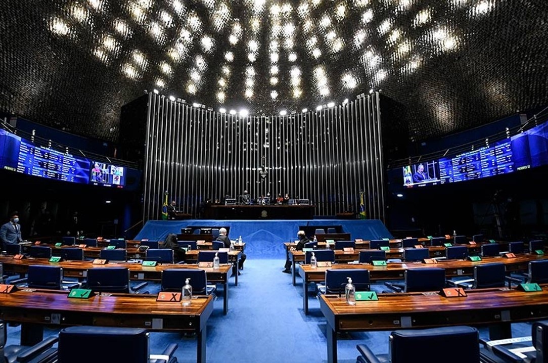 Imagem interna do Senado Federal que aprova a obrigatoriedade de tratamento fora da cobertura da ANS