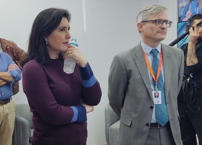 Simone Tebet em visita ao Parque Tecnológico de São José dos Campos, defendeu uma nova parceria para erradicar o corte de verbas em pesquisas