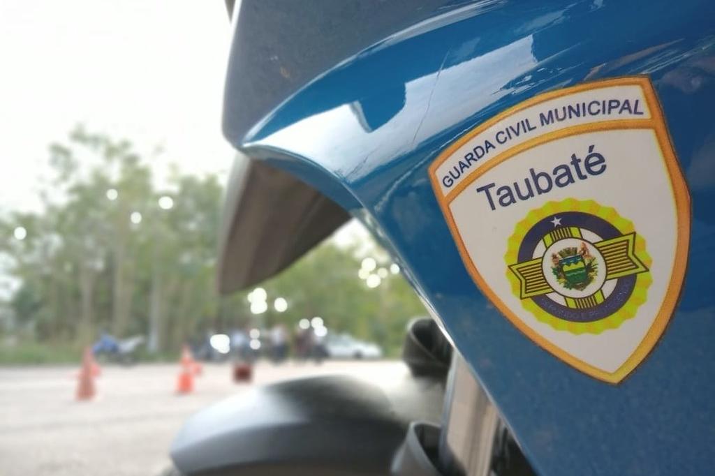 Detalhe de moto da GCM de Taubaté. Prefeito Saud anula decisão de Ortiz e cancela demissão de GCM’s que participaram de protesto