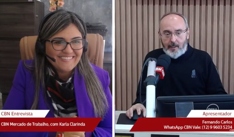 Karla Clarinda sendo entrevistada por Fernando Carlos, da CBN. A colunista de mercado de trabalho tratou do tema, resiliência