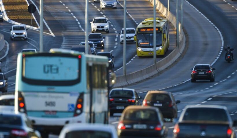 Trânsito na estrada Parque Aeroporto. Começa a vogorar em setembro cadastro de bons motoristas