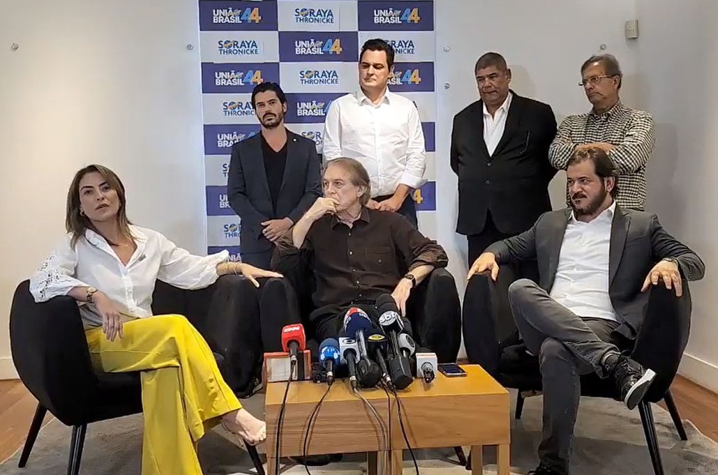 O presidente do União Brasil, Luciano Bivar, e a senadora Soraya Thronicke participam nesta terça-feira (2) de coletiva de imprensa, na sede do partido, em São Paulo.