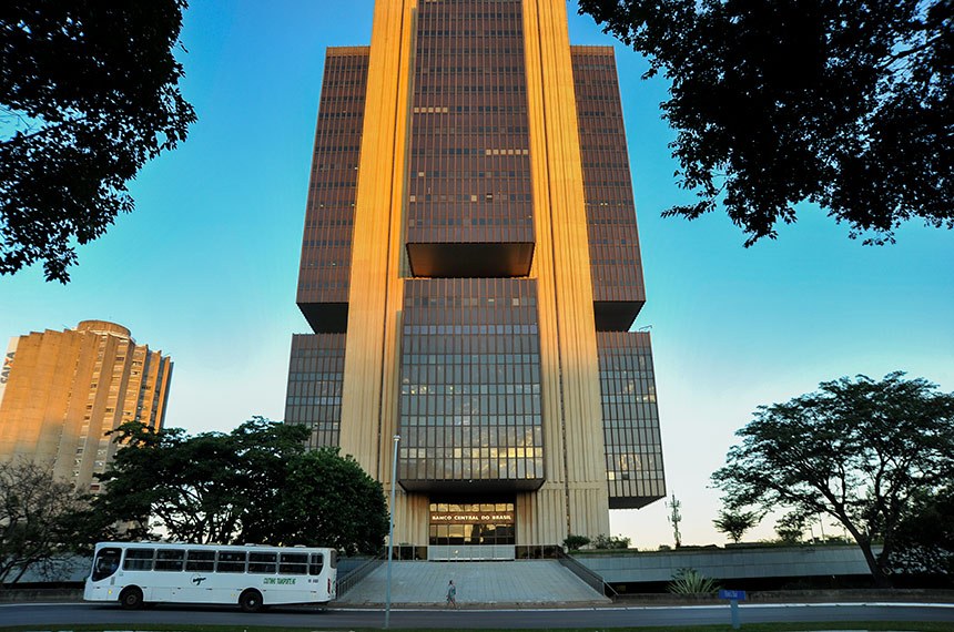 Mercado financeiro reduz projeção da inflação