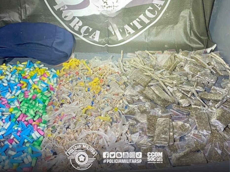 Apreensão de crack, cocaina e maconha em São Sebastião