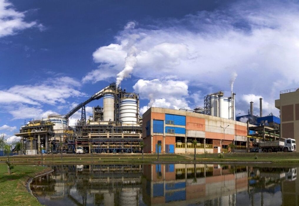 Fábrica da empresa Suzano que anunciou vagas de estágio em Jacareí